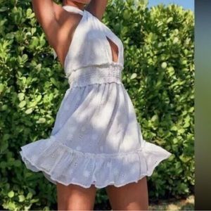 NWT AERIE WHITE EYELET CROSSOVER/HALTER DRESS SIZE M
